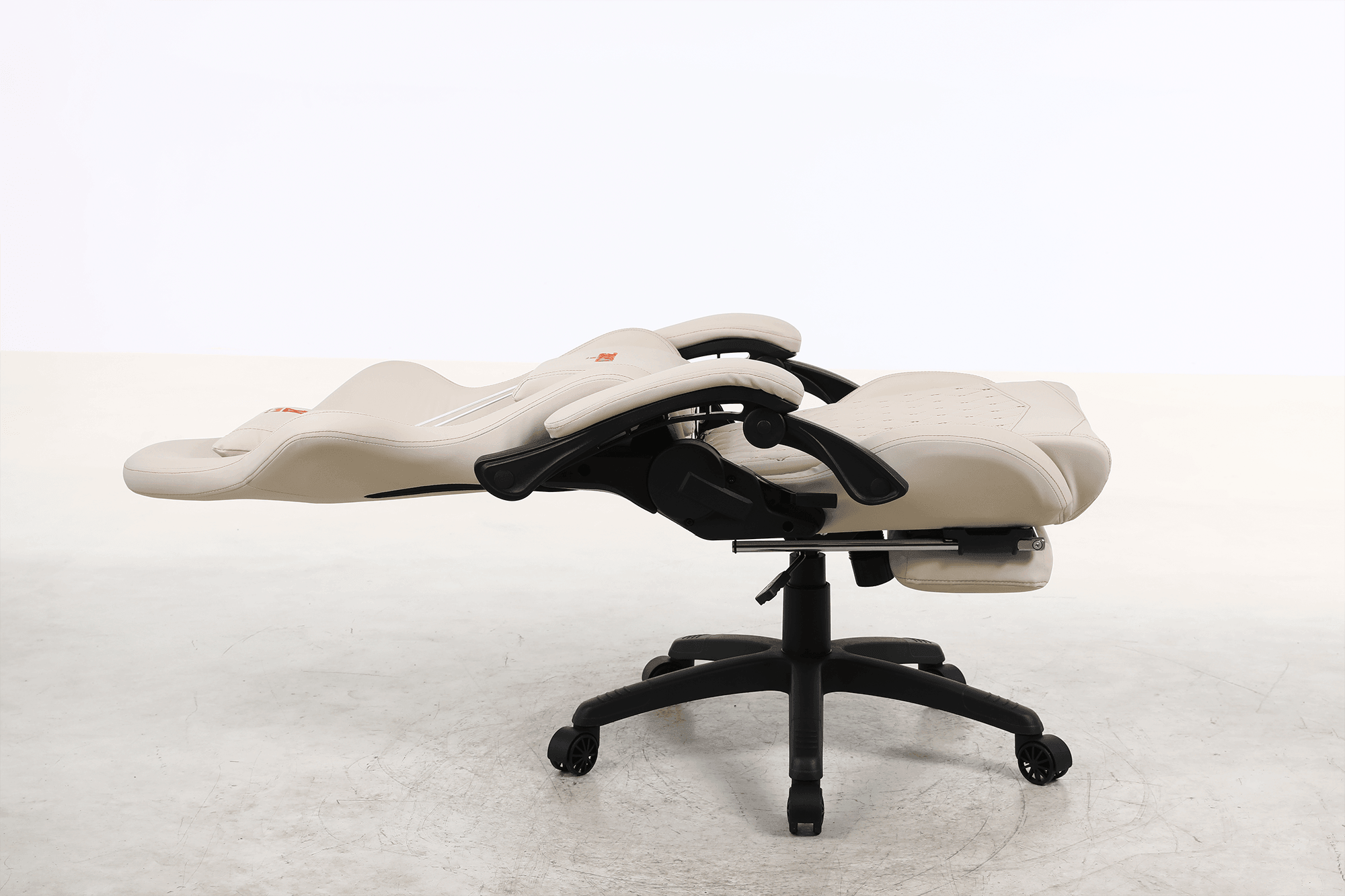 Silla Gamer Oficina Krone XL Reclinable + Masaje + Apoyapiés - Crema - Kronestore.cl